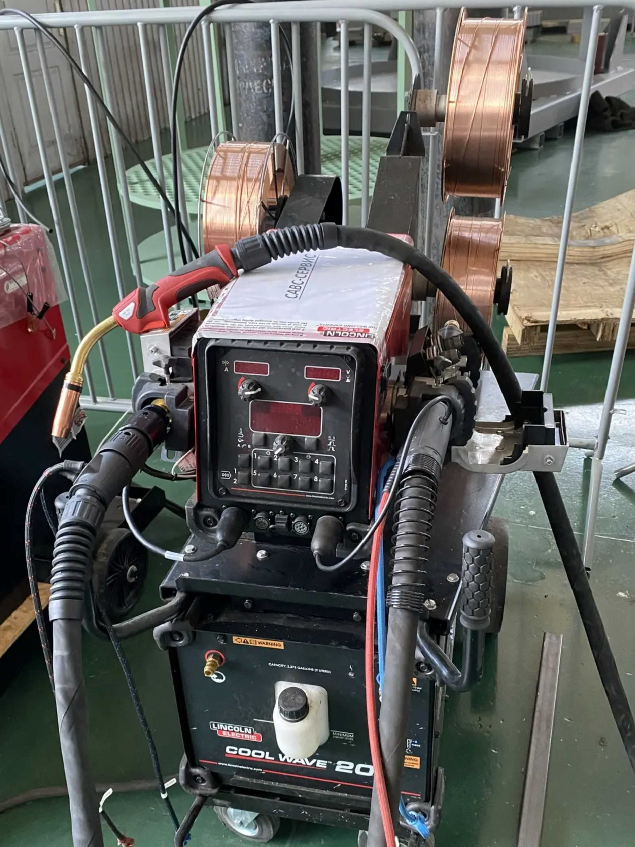 Технология и оборудование для сварки расщепленной дугой в защитном газе Lincoln Electric HyperFill